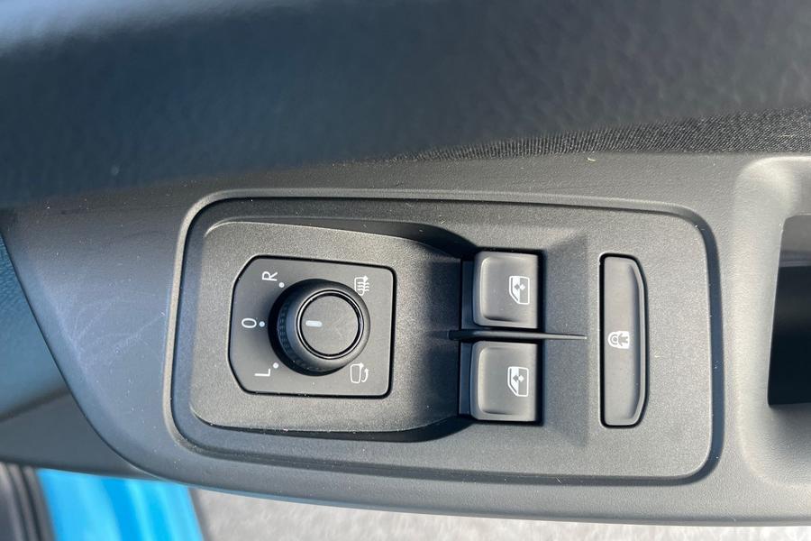 Ford TRANSIT CONNECT Photo autoimg-b52b75baca8ef544c277c3cc1e424e314c7056ca.jpg