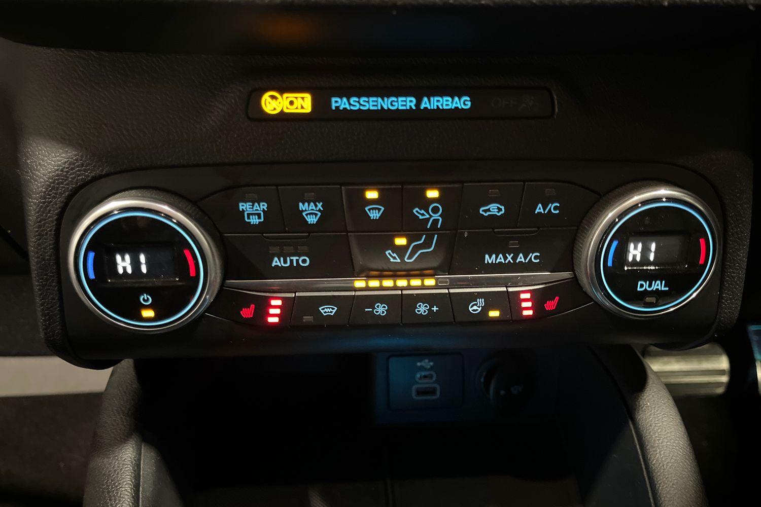 Ford KUGA Photo 29