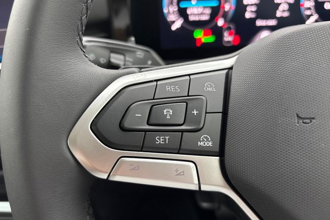 VOLKSWAGEN T-Roc Photo 16