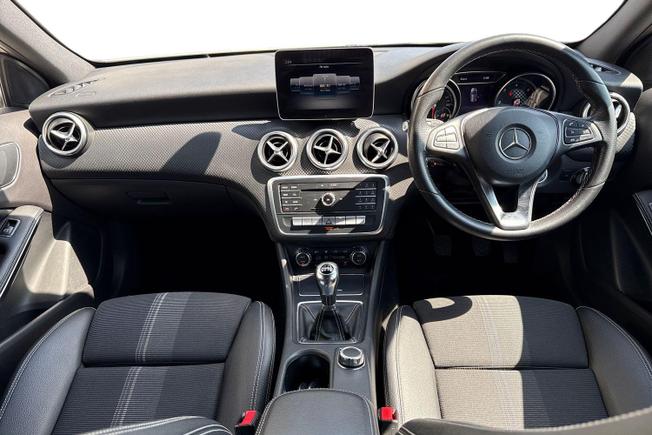 MERCEDES-BENZ A Class Photo 10