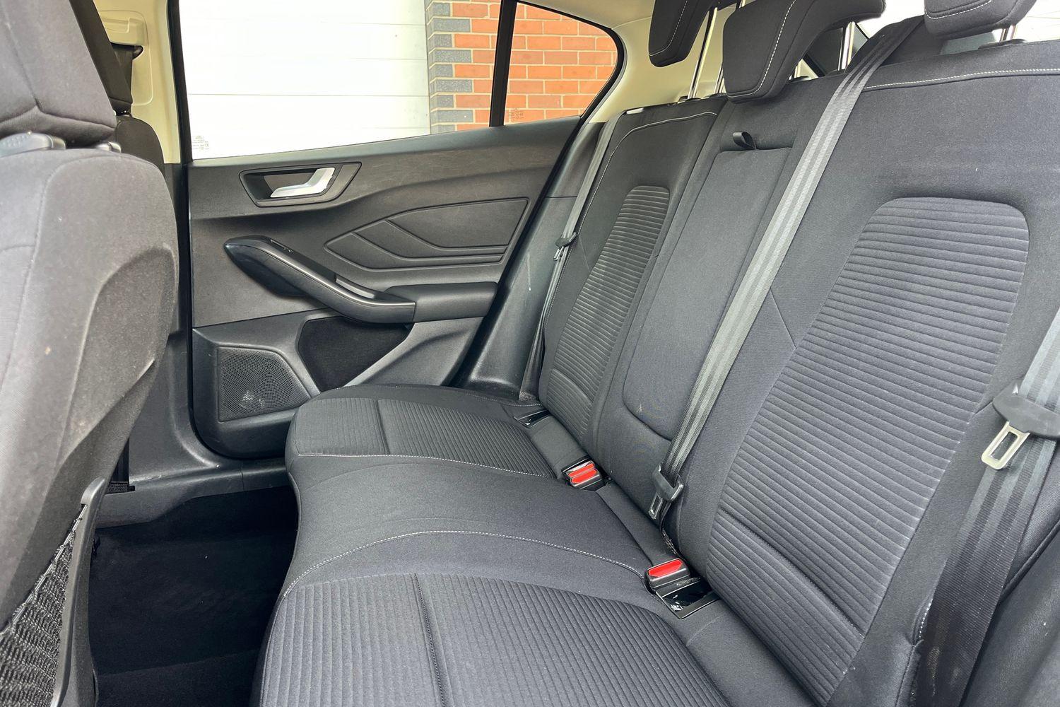 Ford FOCUS Photo 19