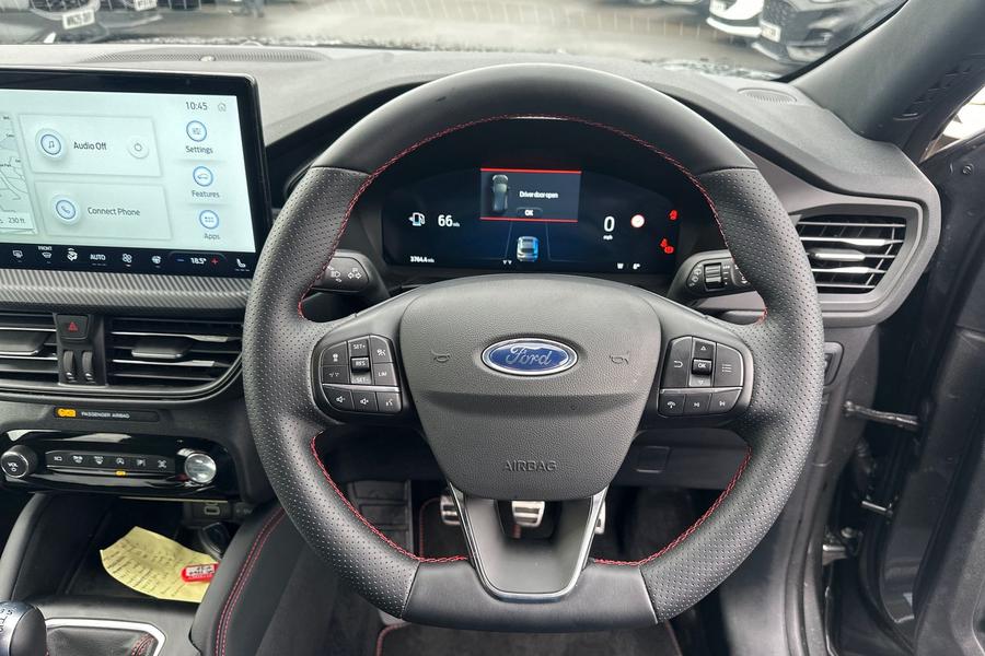 Ford KUGA Photo autoimg-b536fde428ffd9354692b2eaf010d5b5a0e986de.jpg