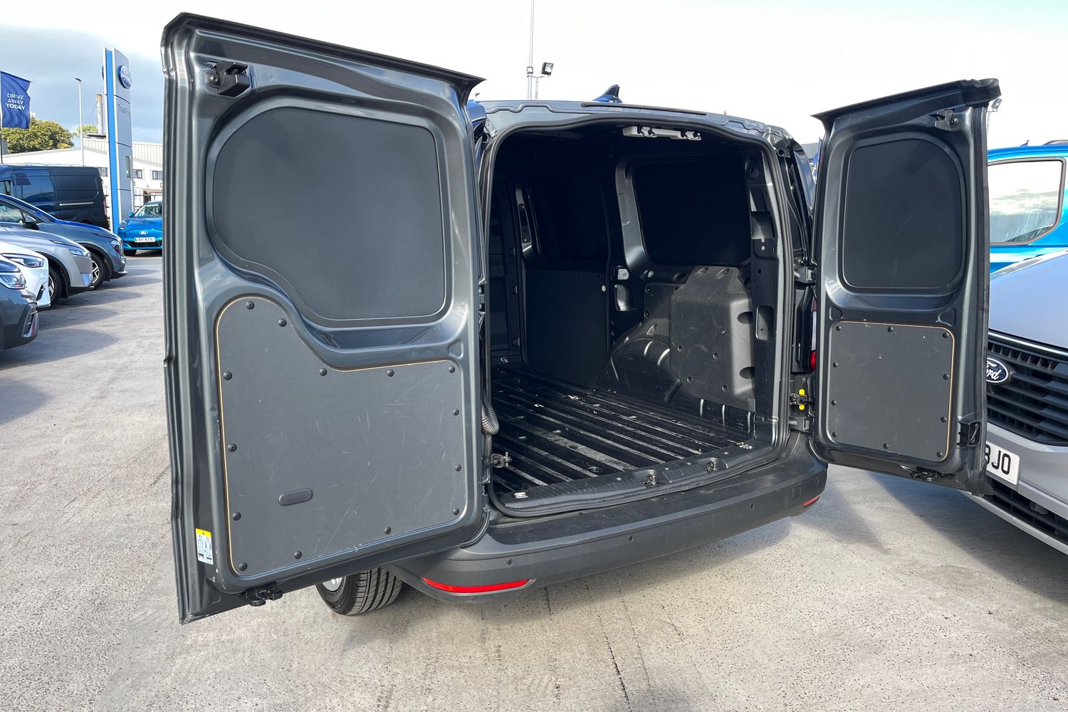Ford TRANSIT CONNECT Photo 7