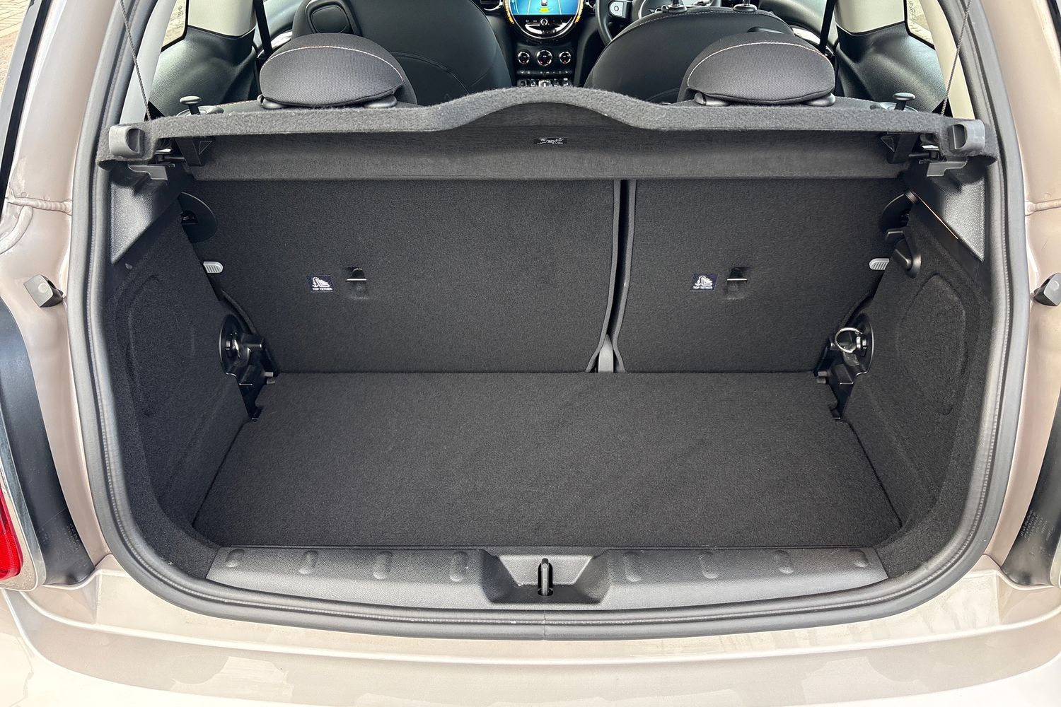MINI HATCHBACK Photo 20
