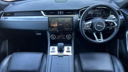Jaguar F-PACE Photo autoimg-b546f83479f0b7980356406d7febe9a5a83fa157.jpg