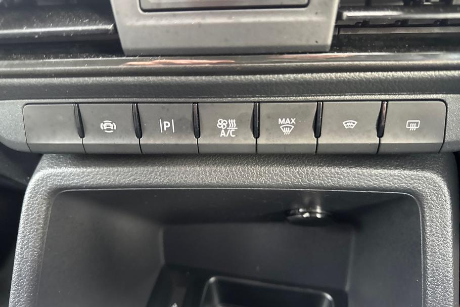 Used FORD TRANSIT CONNECT WT25NDV 35