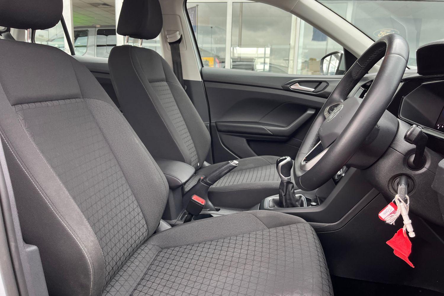 Volkswagen T-CROSS Photo 16