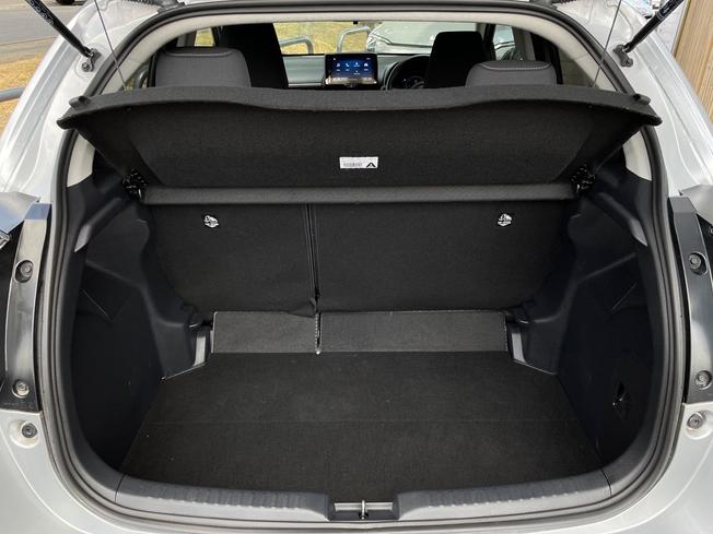 Toyota Yaris Photo 12