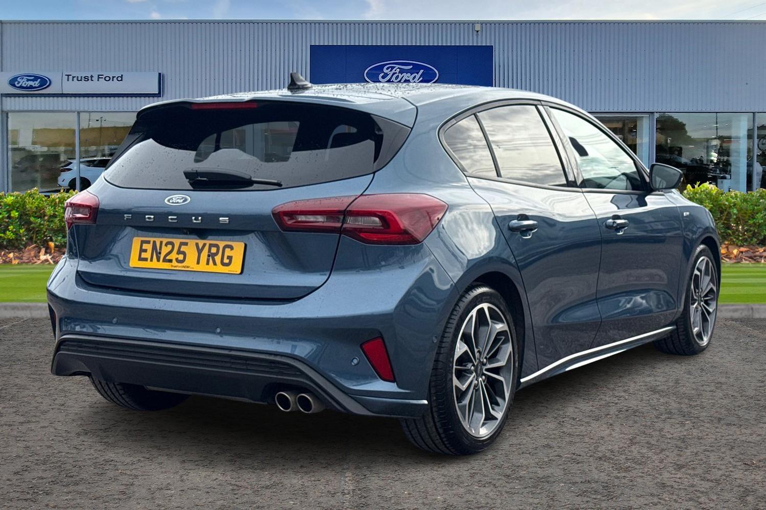 FORD FOCUS Photo 3