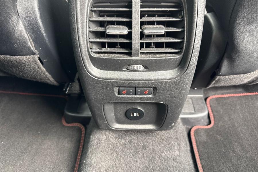 Ford KUGA Photo autoimg-b55044b3d4a56a859ea453a9d7cfc5f5db6d1995.jpg