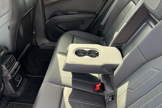 AUDI Q4 e-tron Photo 47