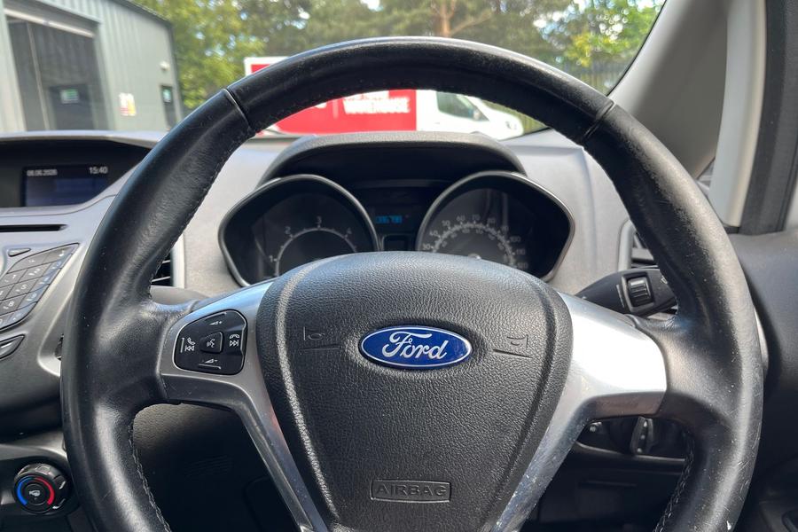 Ford Ecosport Photo autoimg-b554ccc6d0d1101fa2153800c47cca70ddd76fcd.jpg