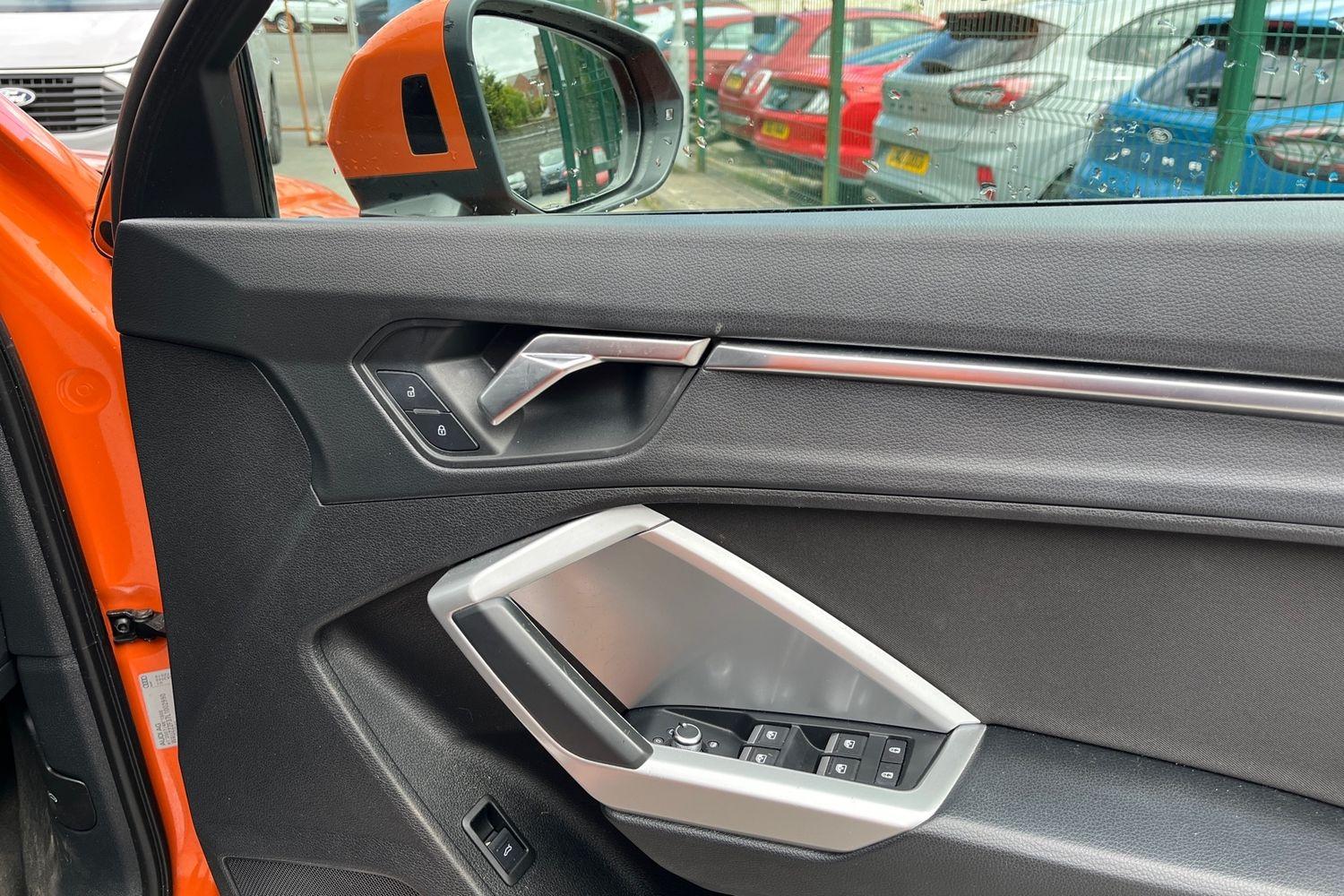 Audi Q3 Photo 23