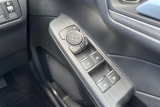 FORD Kuga Photo 26