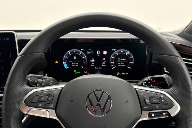 VOLKSWAGEN Tiguan Photo 15