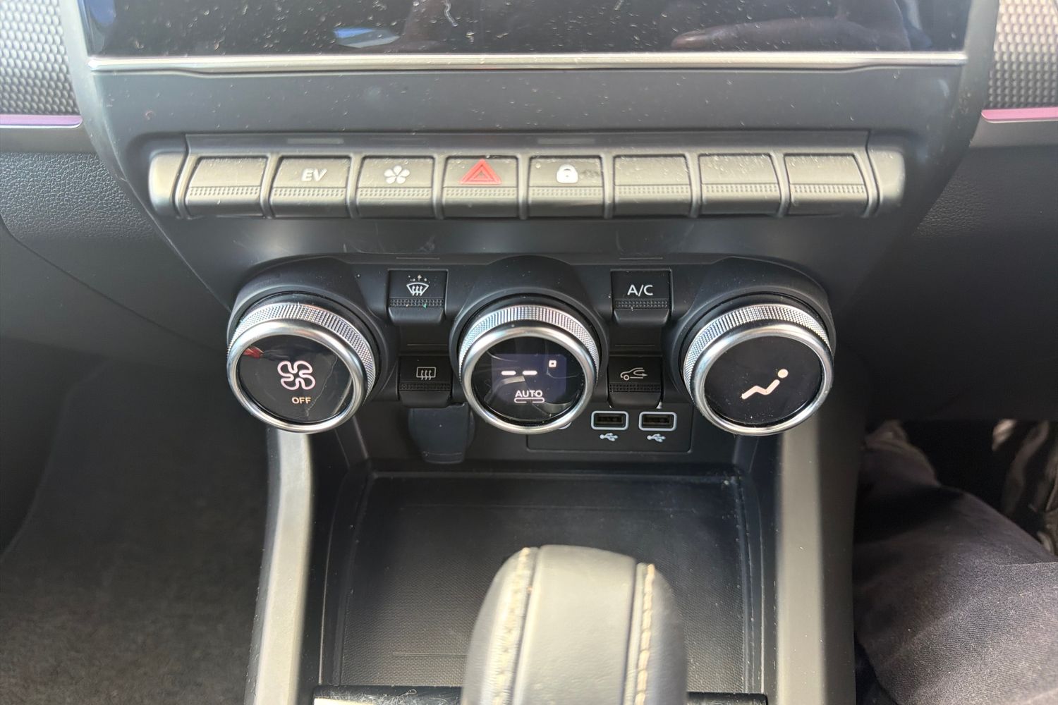 Renault ARKANA Photo 31