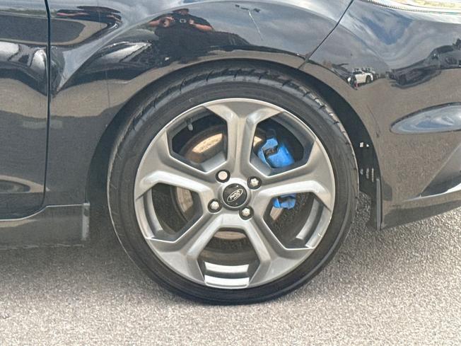 FORD Fiesta Photo 5