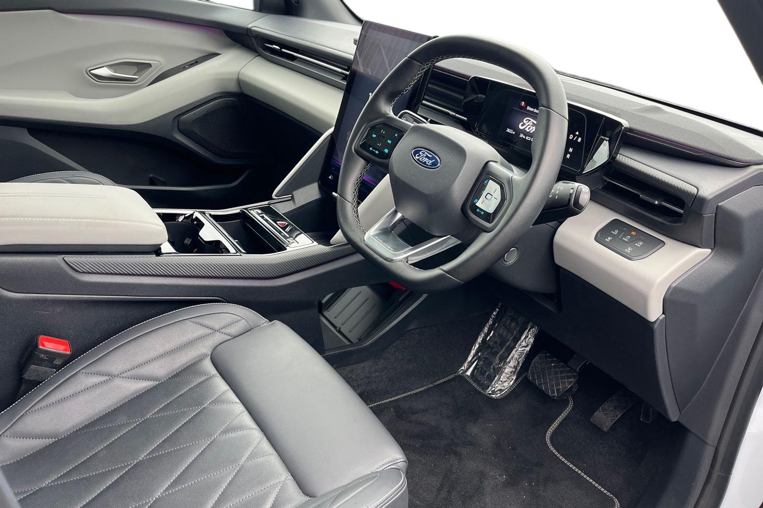 Ford Explorer Photo 8