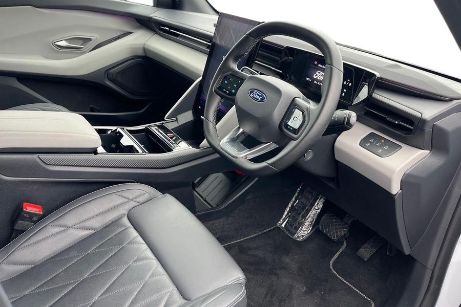 Ford Explorer Photo autoimg-b5633ac2904105393c6e3d8b571af624fc32cf49.jpg