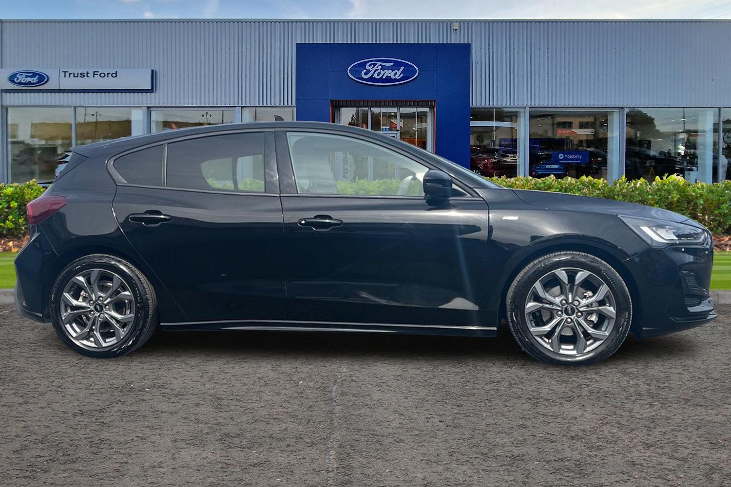 Ford FOCUS Photo 2