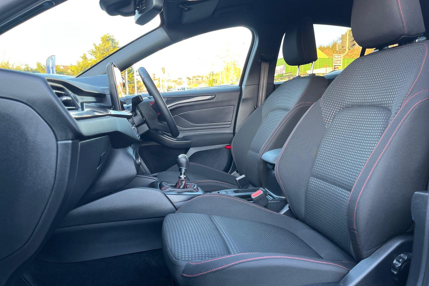 Ford FOCUS Photo 18