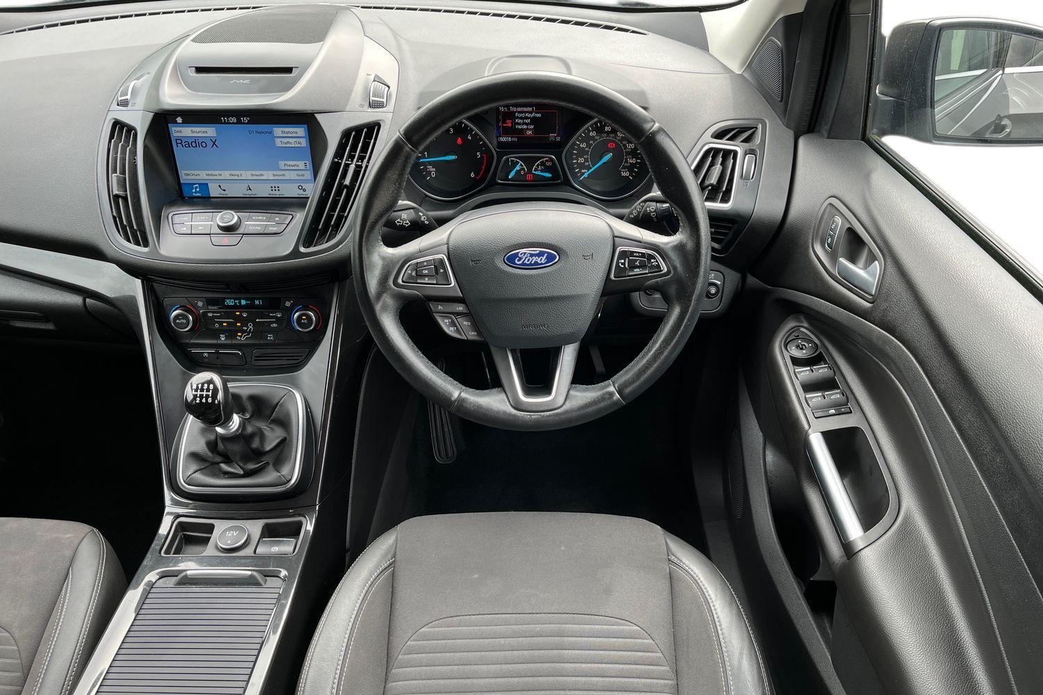 Ford KUGA Photo 10