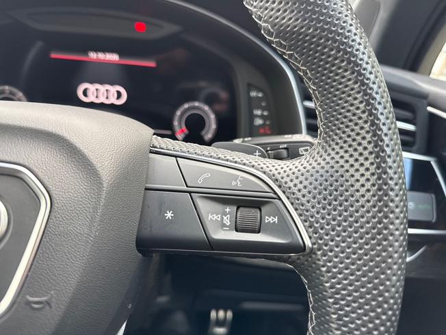 AUDI Q7 Photo 17
