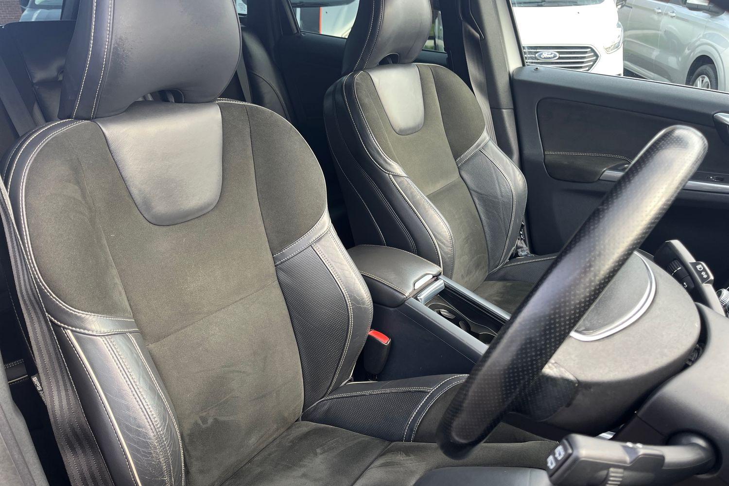 Volvo XC60 Photo 16