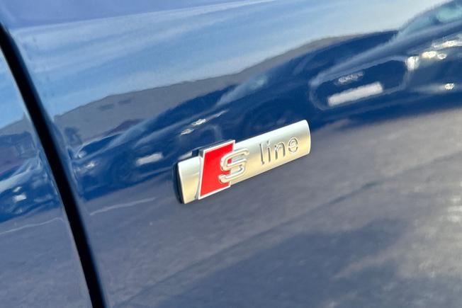AUDI A4 Photo 59