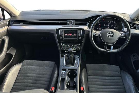 Volkswagen Passat Photo autoimg-b56a32d05eba545c7dea636b1857f13e1a27e7d9.jpg