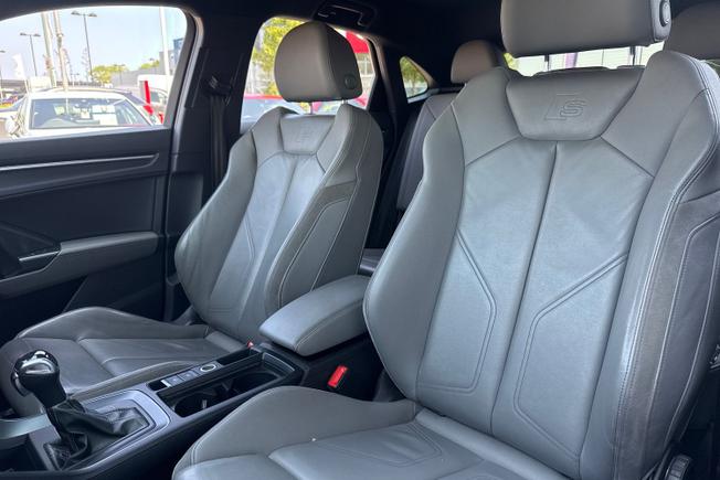 AUDI Q3 Photo 21