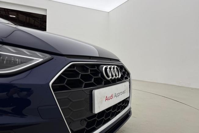 AUDI A4 Photo 22