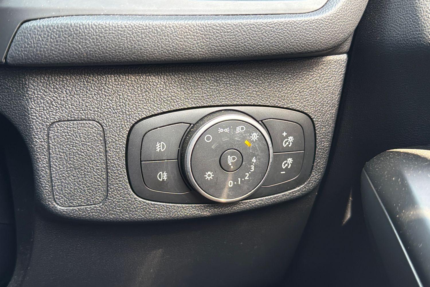 Ford FOCUS Photo 27