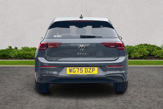 Volkswagen Golf Photo autoimg-b574ad9fb87db2a856dc6155c77e35deec373c99.jpg
