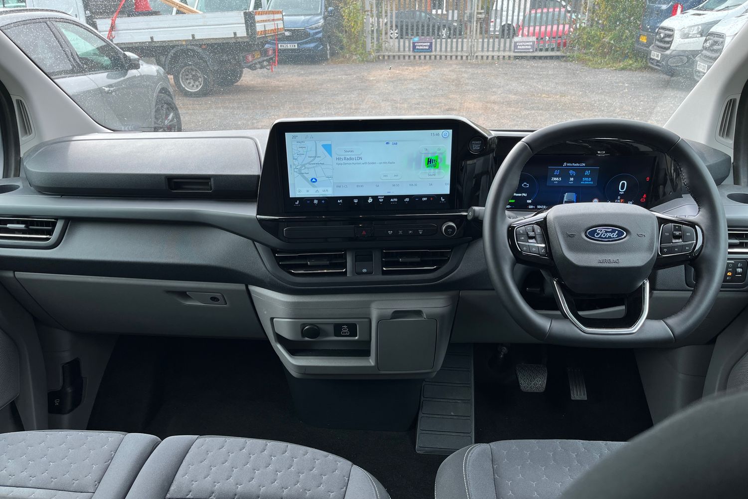Ford TOURNEO CUSTOM Photo 14