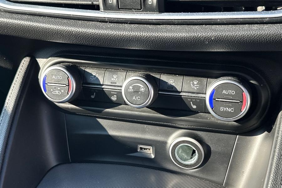 Alfa Romeo STELVIO Photo autoimg-b575f6f90f4385626379db1780844e5c08e934e8.jpg