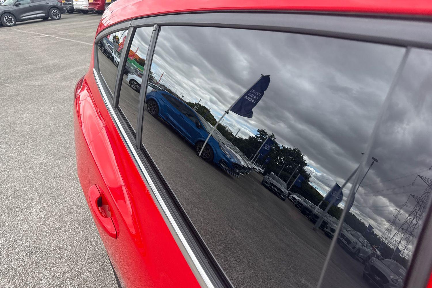 Ford FOCUS Photo 36