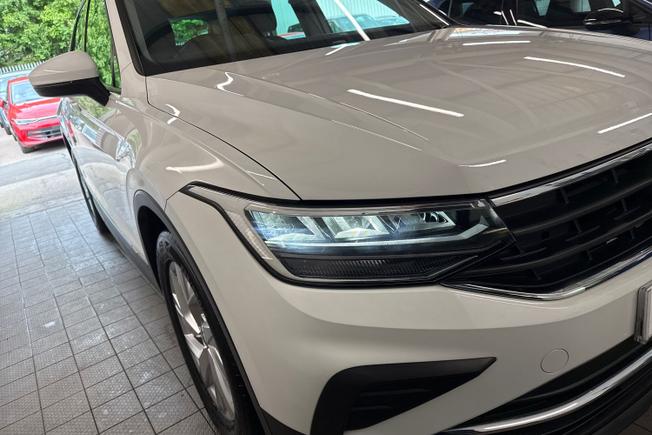VOLKSWAGEN Tiguan Photo 19