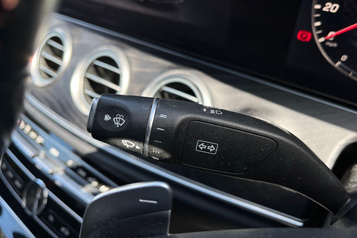 Mercedes-Benz E CLASS Photo 13