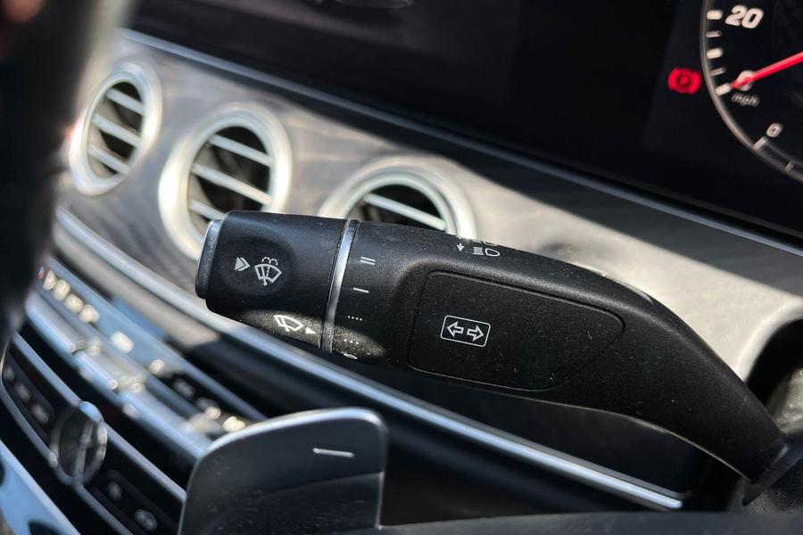 Mercedes-Benz E CLASS Photo autoimg-b57b5f125407fcbea72cbe83e28ae9c78def9390.jpg