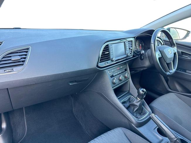 SEAT Leon Photo 2
