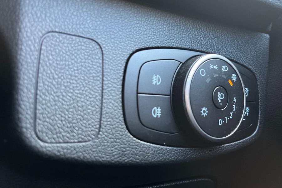 Ford Focus Photo autoimg-b57de36f5515d676cc6ee6fe5f9419aa9af6bbe8.jpg