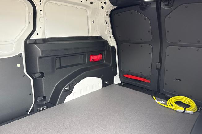 Volkswagen ID. Buzz Cargo Photo 9
