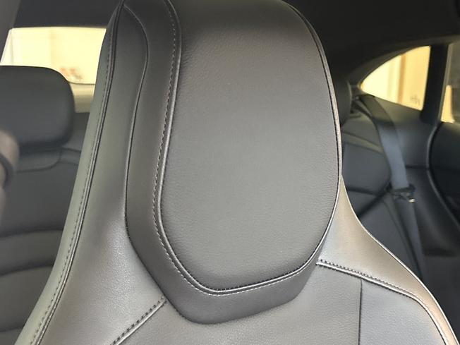 PORSCHE Taycan Photo 15