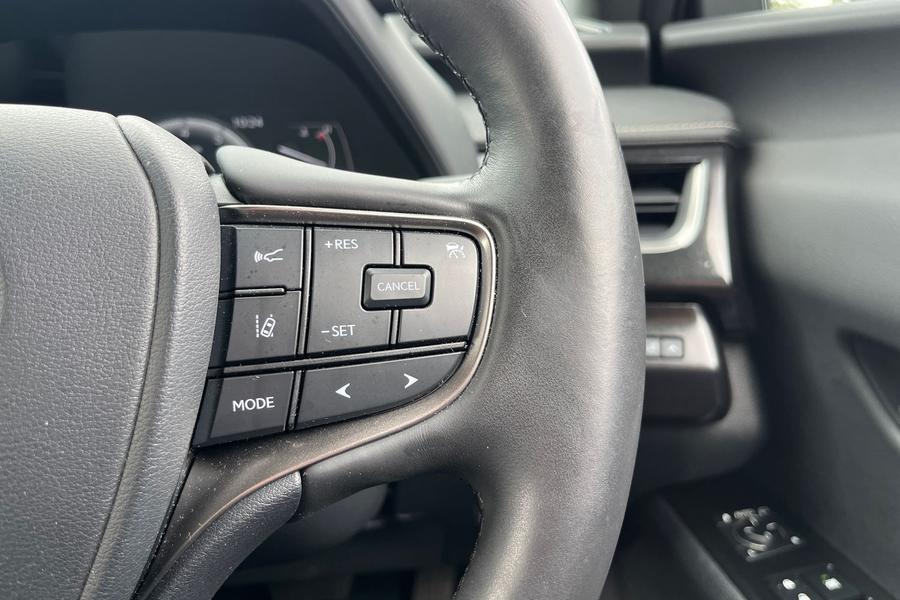 Lexus UX Photo autoimg-b58354c8cbbc76d960f3a832bc850177aef58a5c.jpg