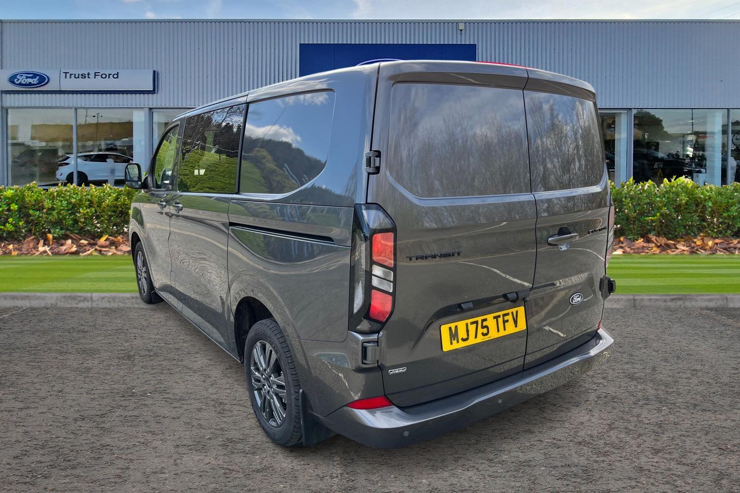 Ford TRANSIT CUSTOM Photo 1
