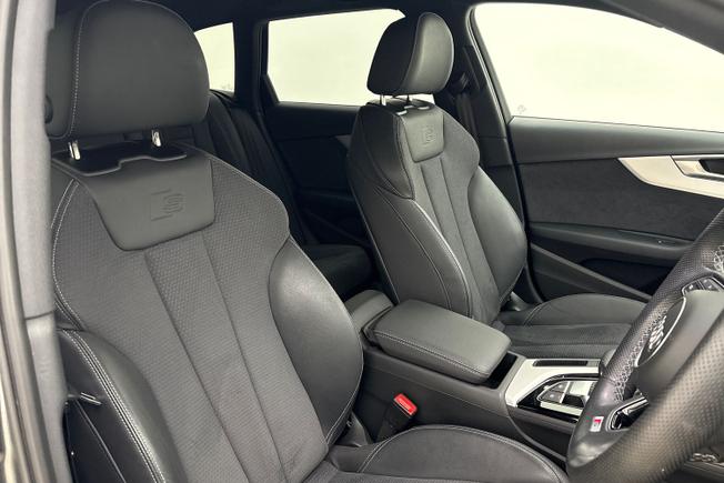 AUDI A4 Avant Photo 22