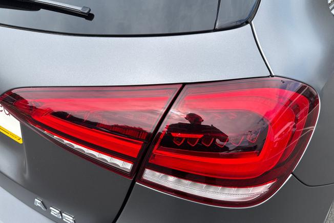 Mercedes-Benz A Class Photo 18