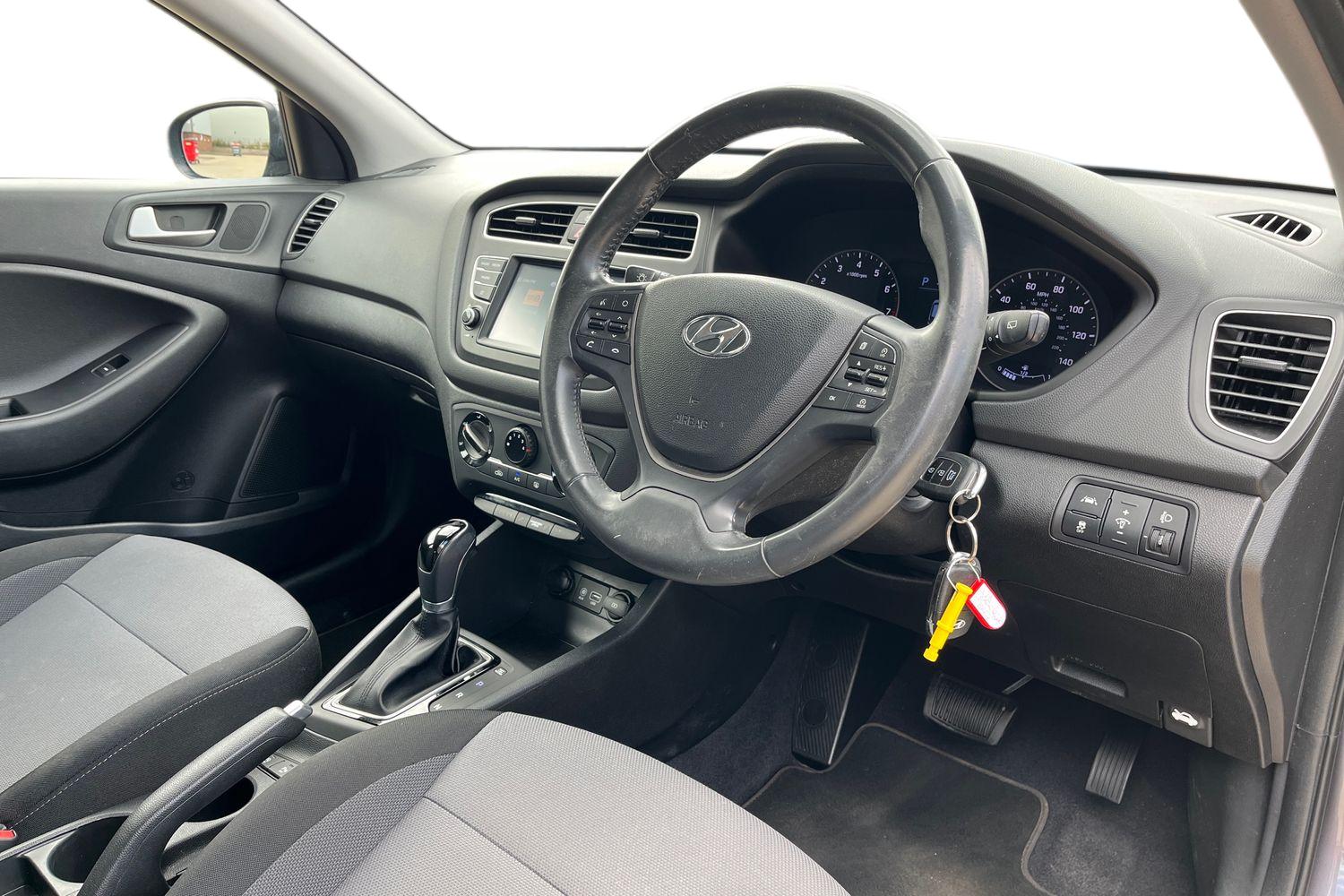 Hyundai i20 Photo 8