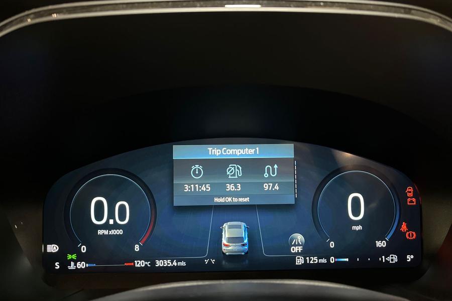 Ford KUGA Photo autoimg-b58fd049bebb4e52e55cf9188510a19e6092849c.jpg